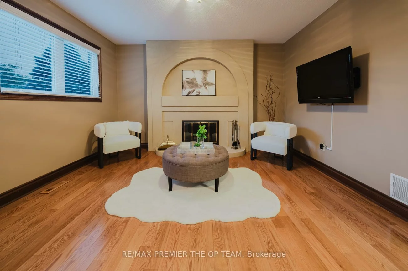 11, Imperial, East Woodbridge, Vaughan
