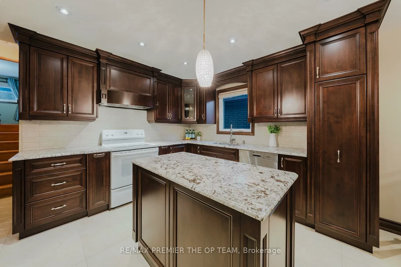 11, Imperial, East Woodbridge, Vaughan