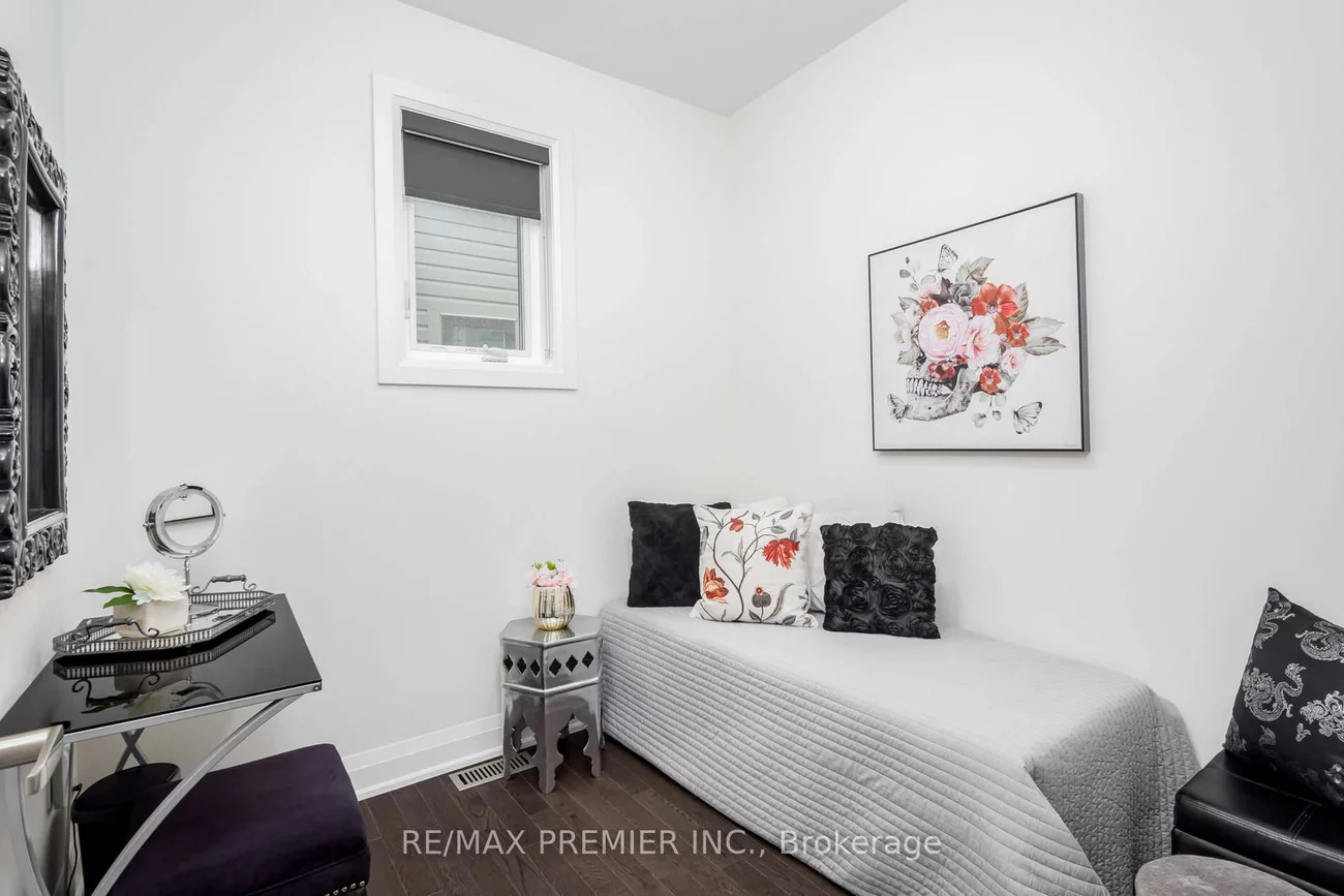 89, Gridiron, Vellore Village, Vaughan