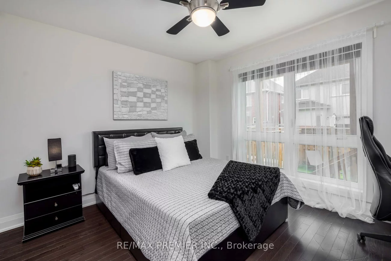 89, Gridiron, Vellore Village, Vaughan