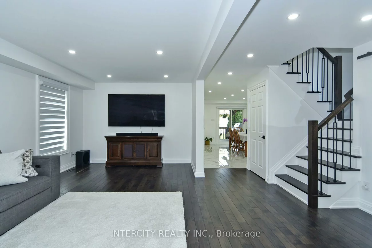 137, Largo, Maple, Vaughan