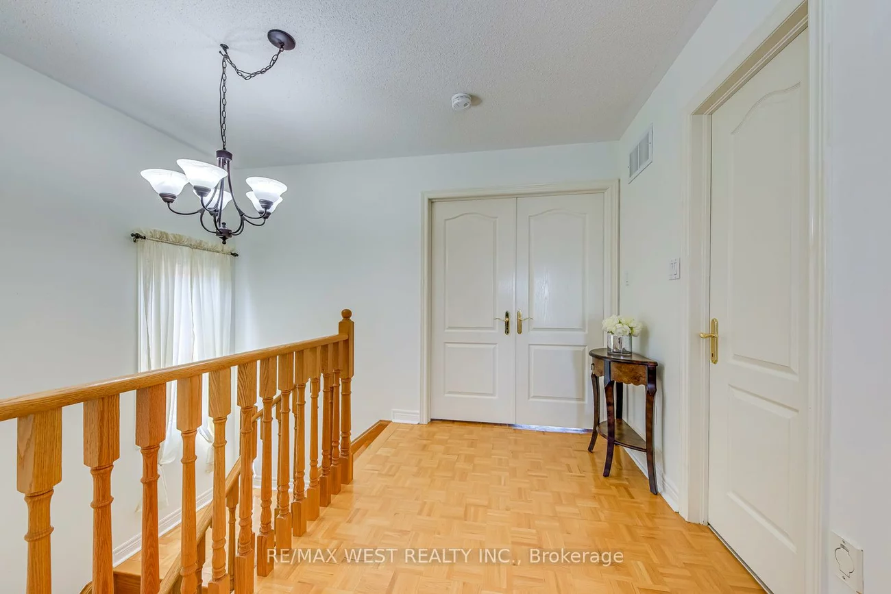 56, Laura Sabrina, Sonoma Heights, Vaughan