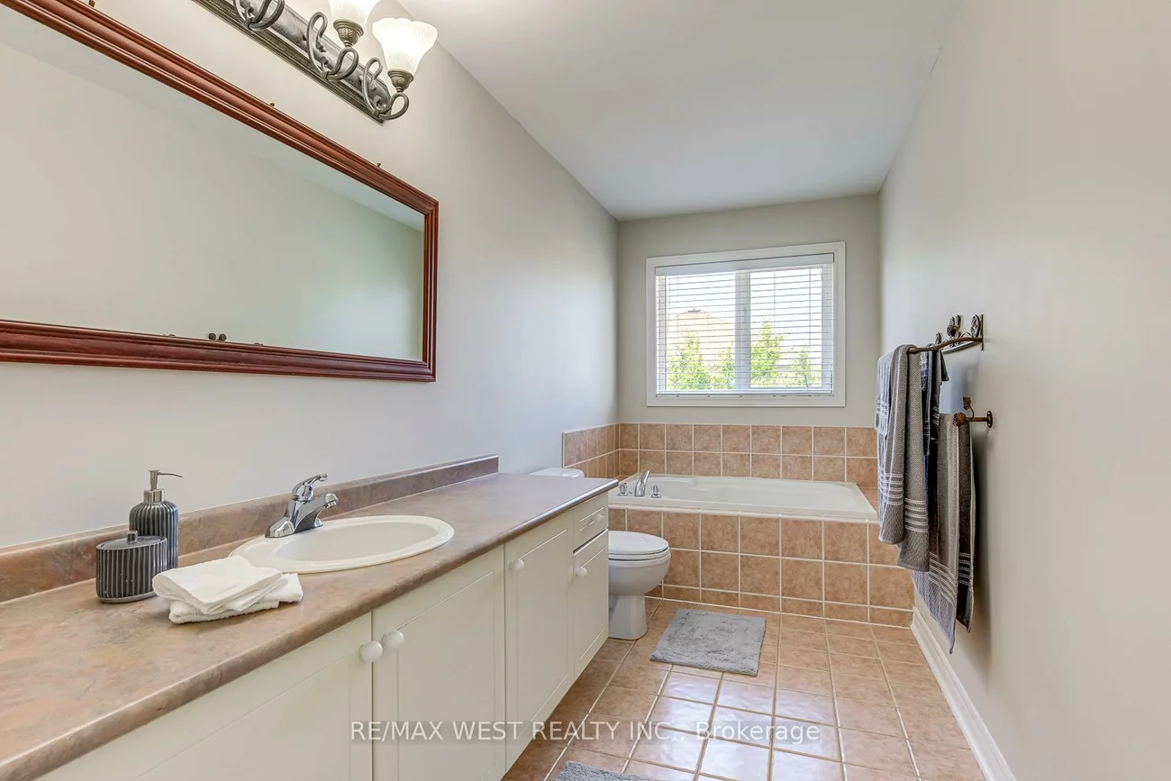 56, Laura Sabrina, Sonoma Heights, Vaughan