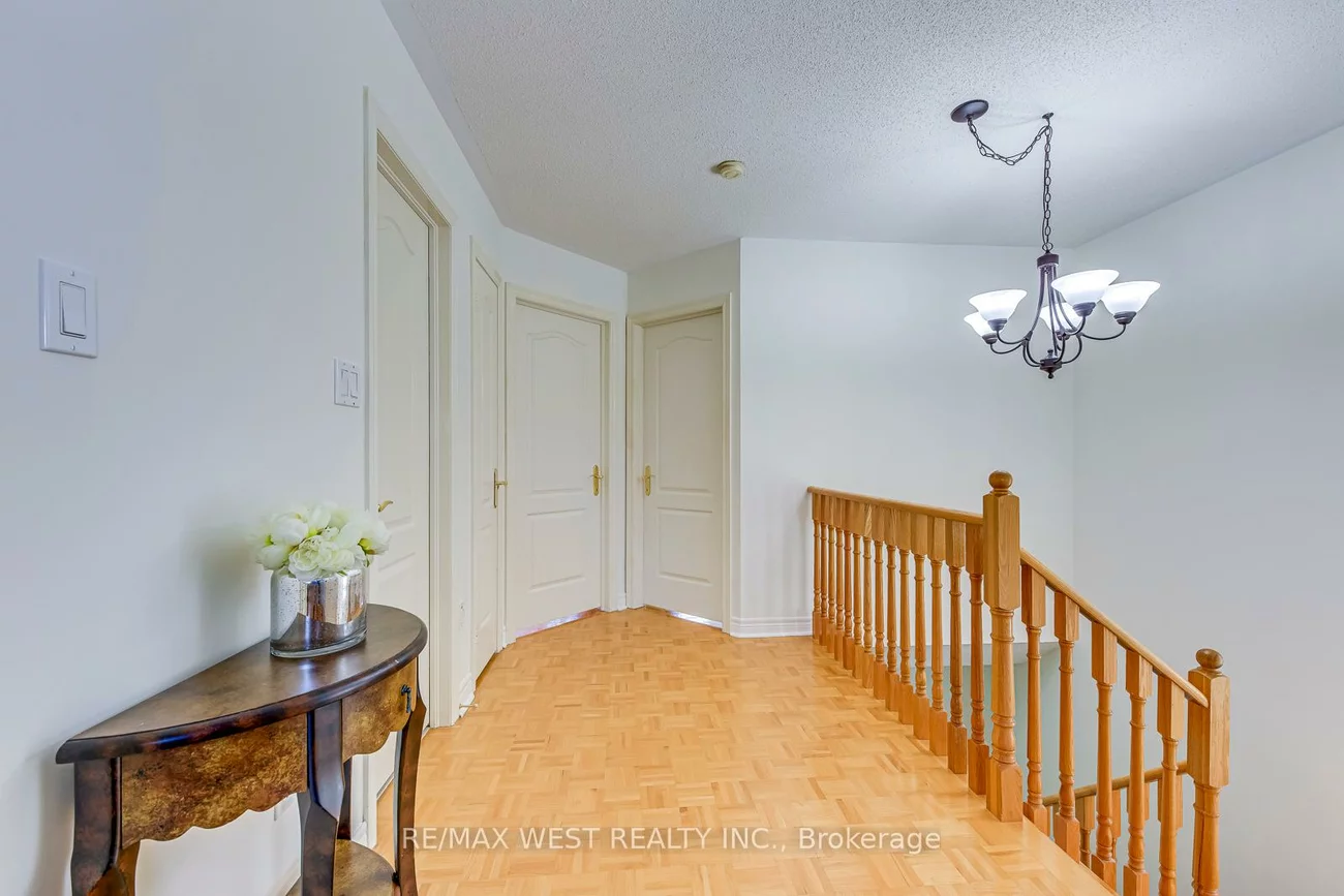 56, Laura Sabrina, Sonoma Heights, Vaughan