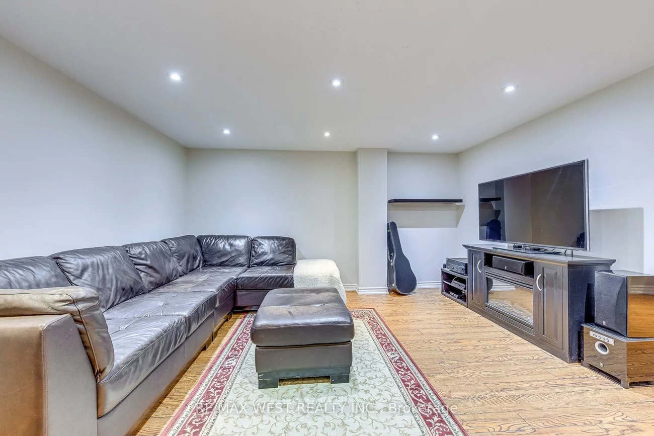 56, Laura Sabrina, Sonoma Heights, Vaughan