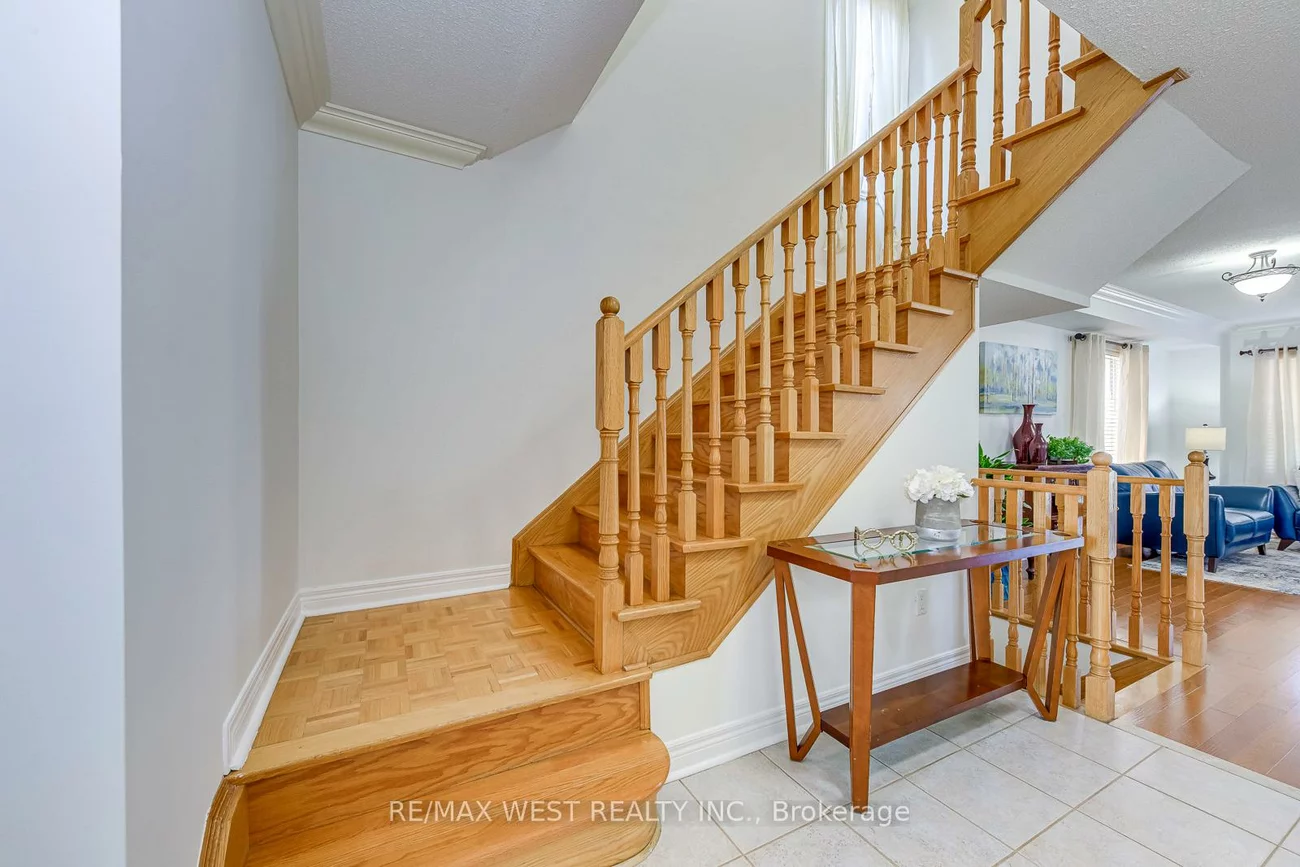 56, Laura Sabrina, Sonoma Heights, Vaughan