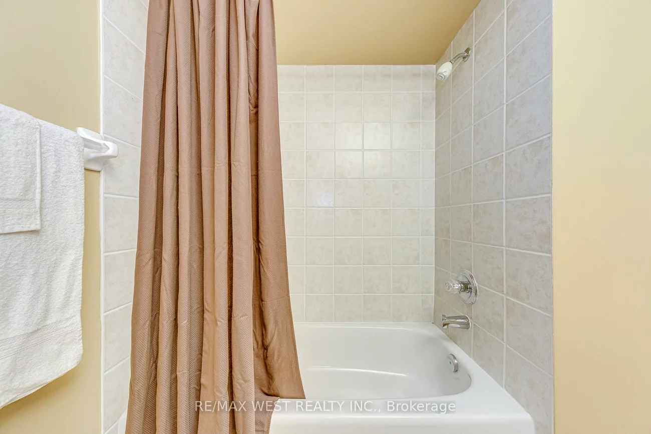 56, Laura Sabrina, Sonoma Heights, Vaughan