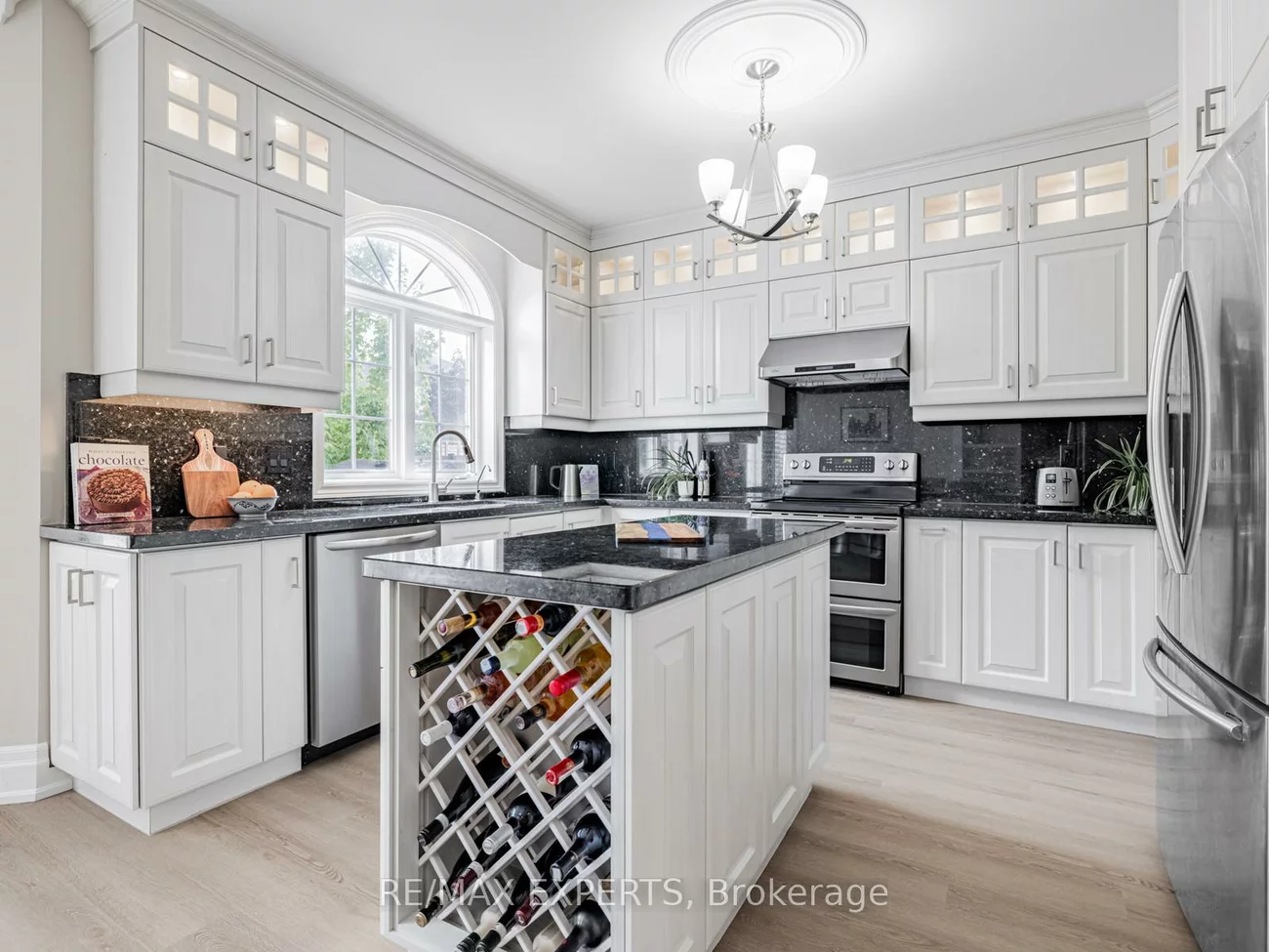 215, Thomson Creek, Islington Woods, Vaughan