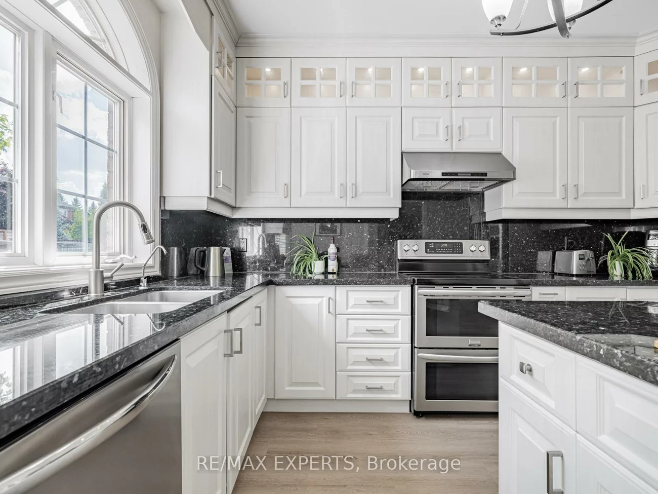 215, Thomson Creek, Islington Woods, Vaughan