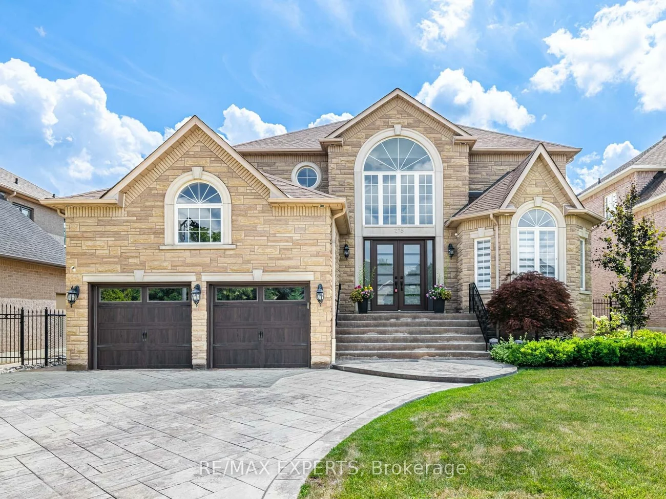 215, Thomson Creek, Islington Woods, Vaughan