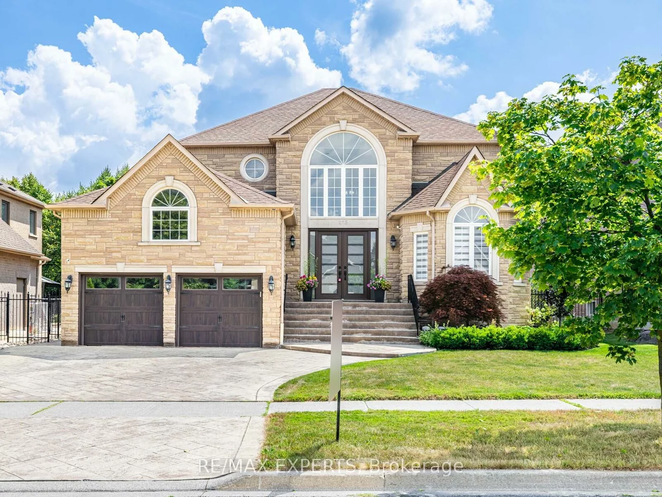 215, Thomson Creek, Islington Woods, Vaughan