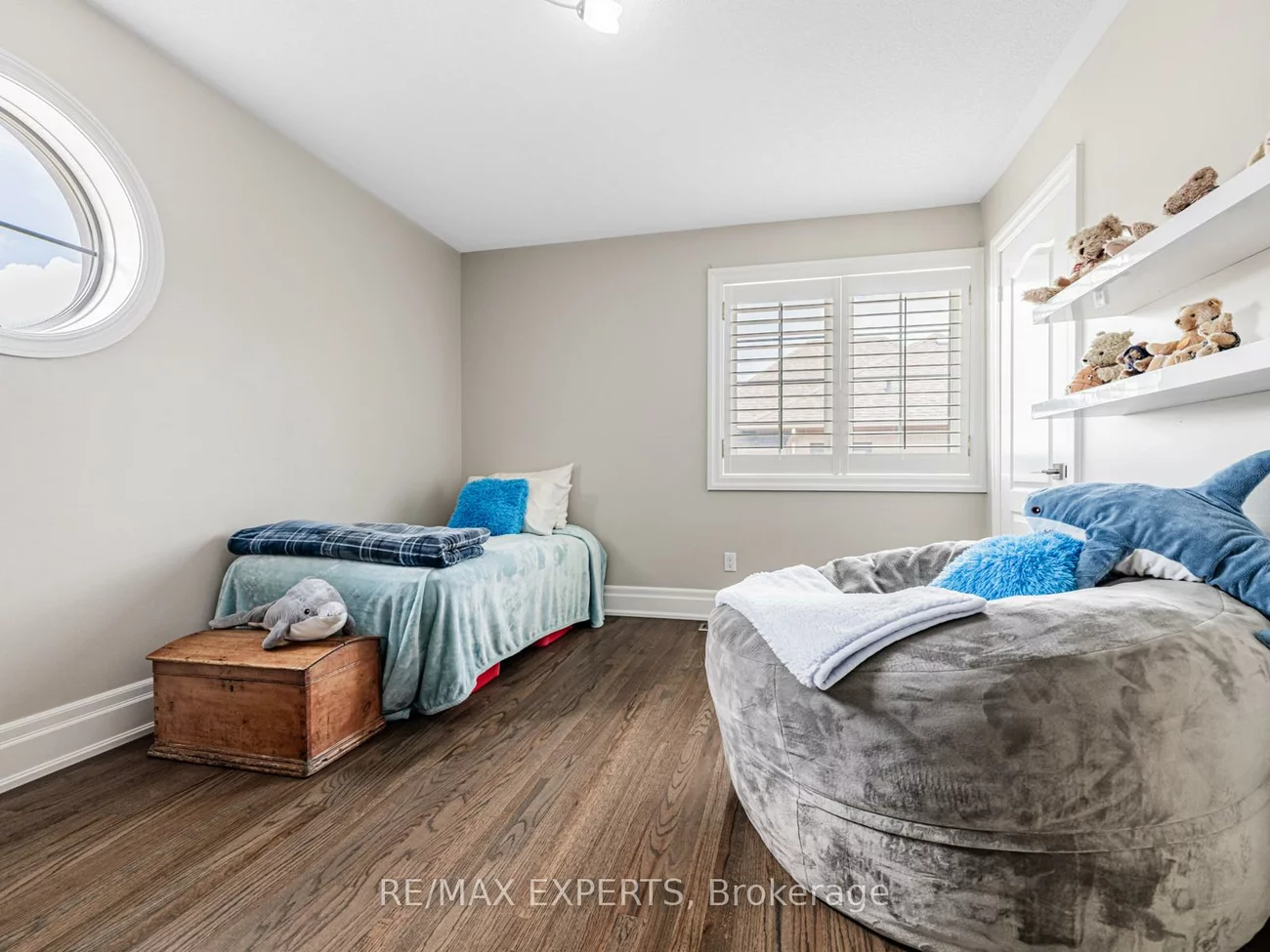 215, Thomson Creek, Islington Woods, Vaughan