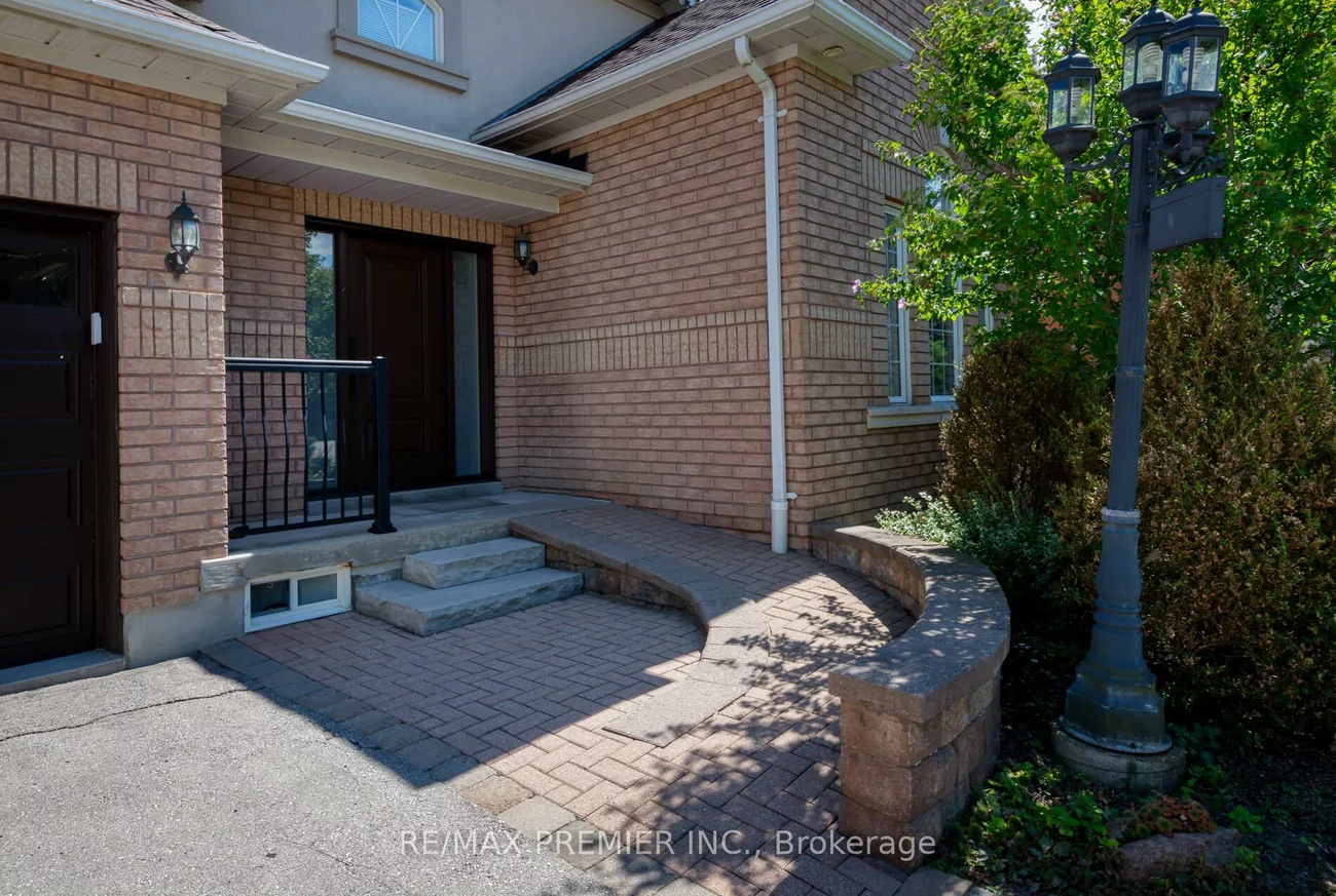 36, Toulon, Vellore Village, Vaughan