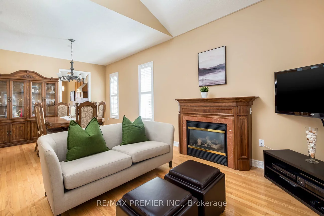 36, Toulon, Vellore Village, Vaughan