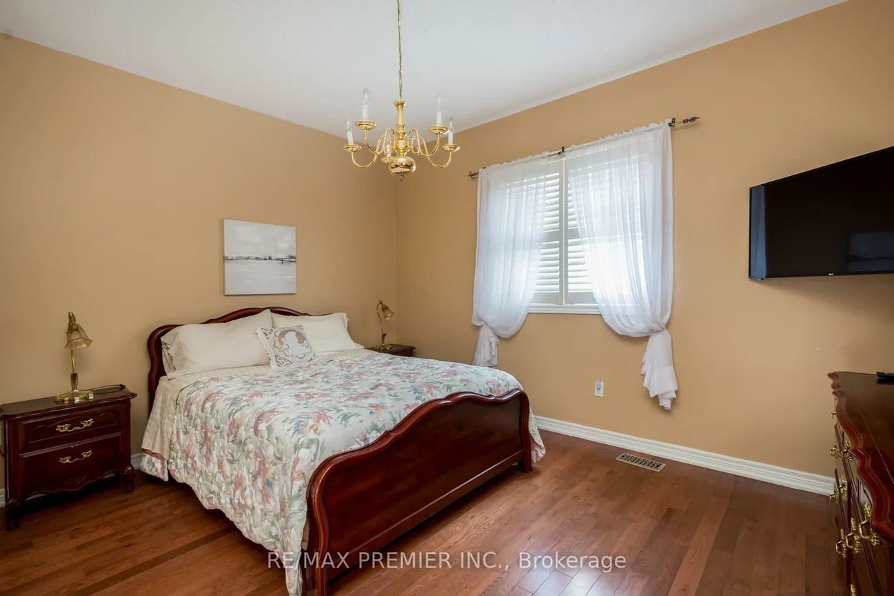 36, Toulon, Vellore Village, Vaughan