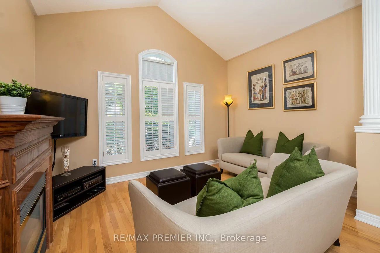 36, Toulon, Vellore Village, Vaughan