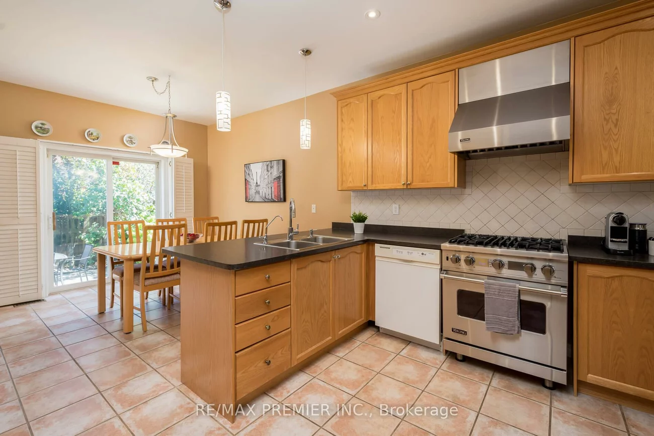 36, Toulon, Vellore Village, Vaughan