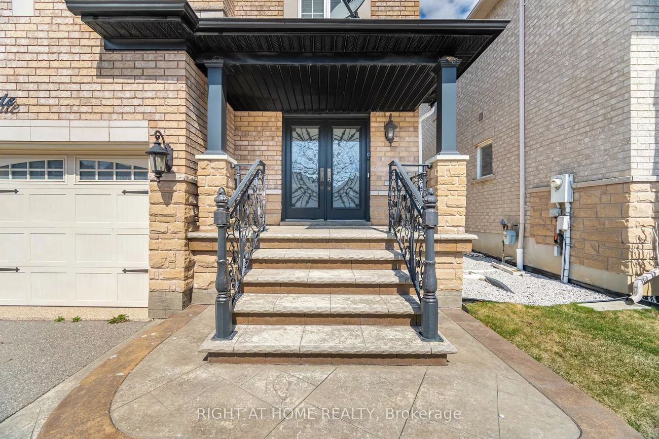 204, Lormel, Vellore Village, Vaughan