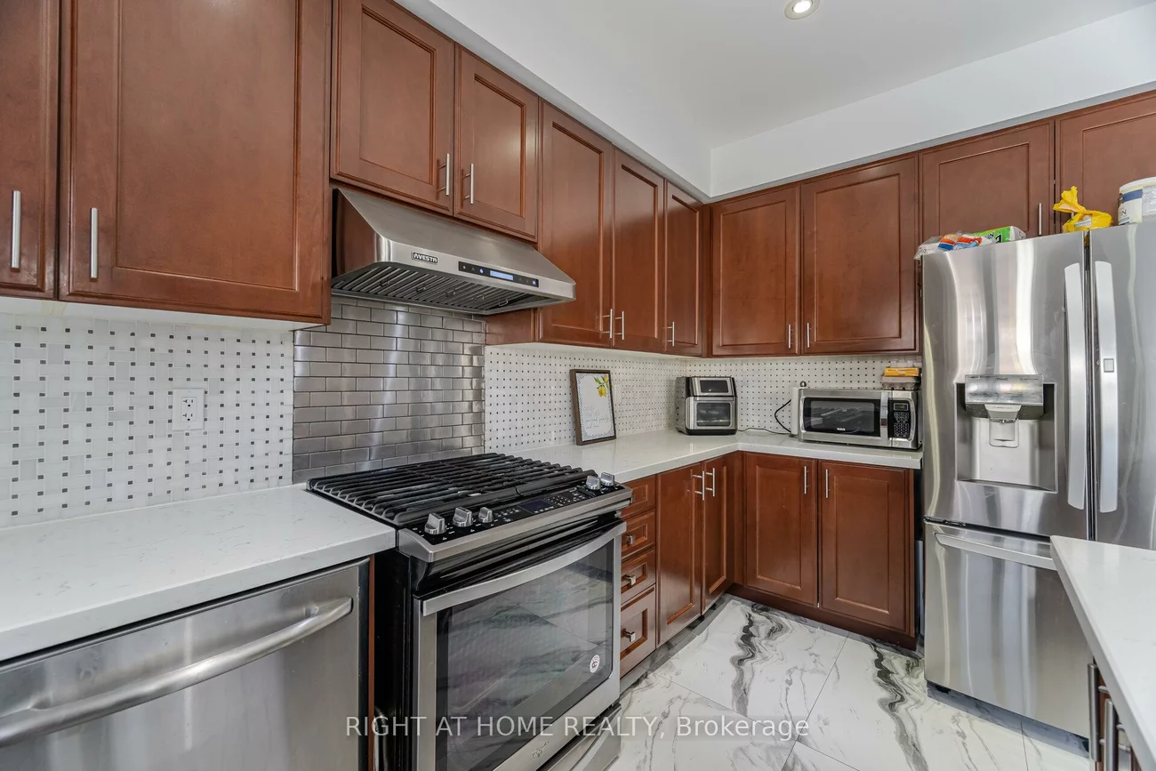 204, Lormel, Vellore Village, Vaughan