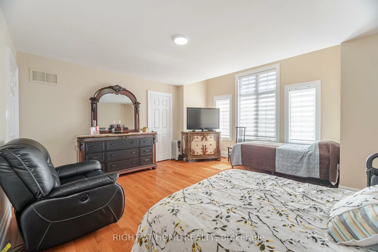 204, Lormel, Vellore Village, Vaughan