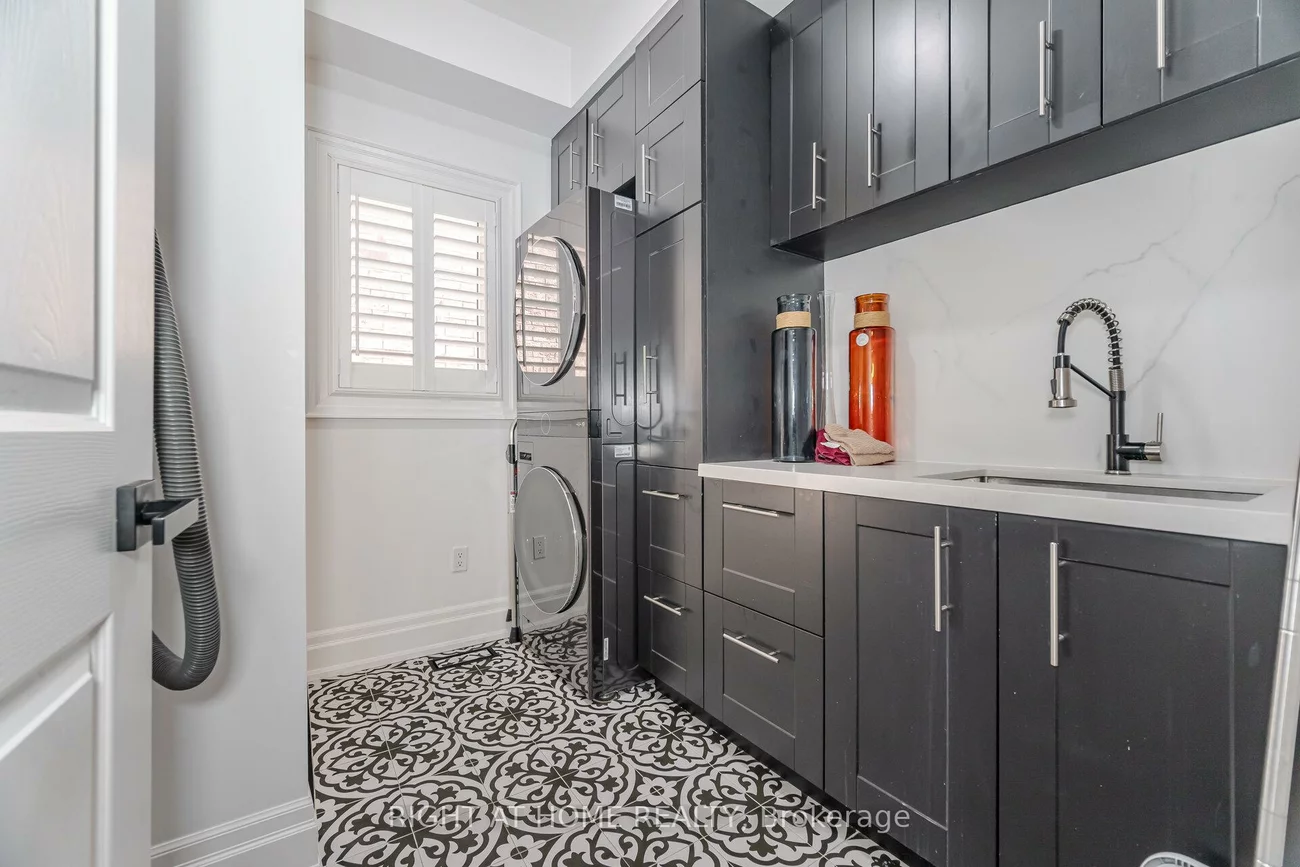 204, Lormel, Vellore Village, Vaughan