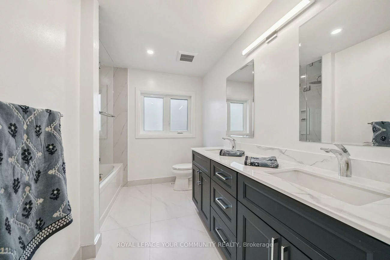 136, Markwood, Crestwood-Springfarm-Yorkhill, Vaughan