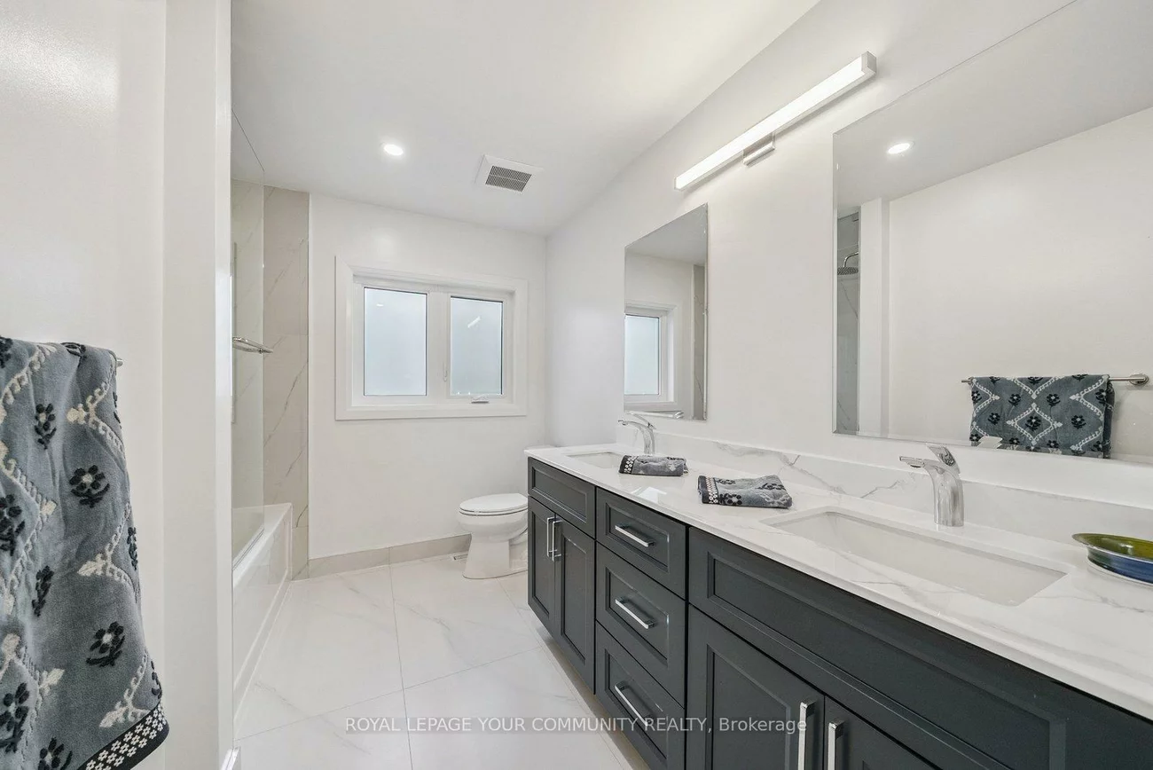 136, Markwood, Crestwood-Springfarm-Yorkhill, Vaughan