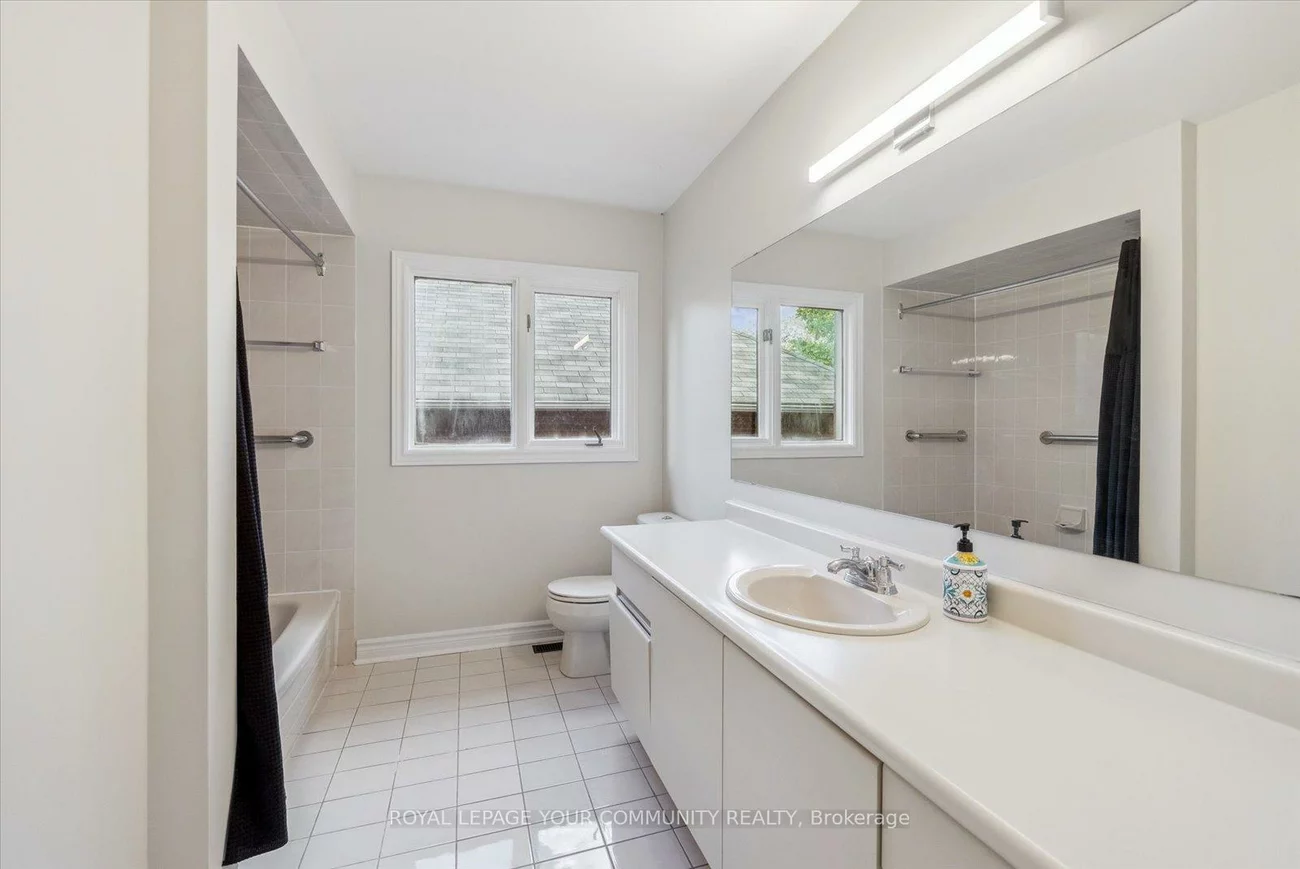 136, Markwood, Crestwood-Springfarm-Yorkhill, Vaughan