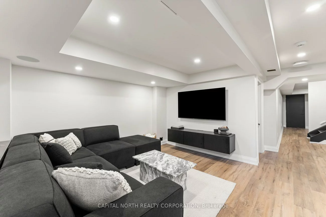 83, Treasure Hill, Maple, Vaughan