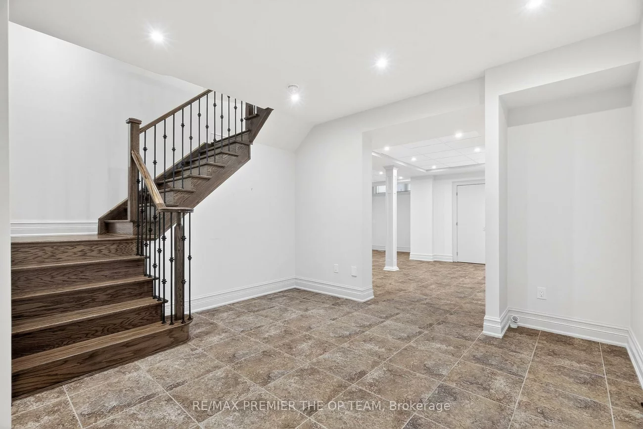 24, Grand Vellore, Vellore Village, Vaughan