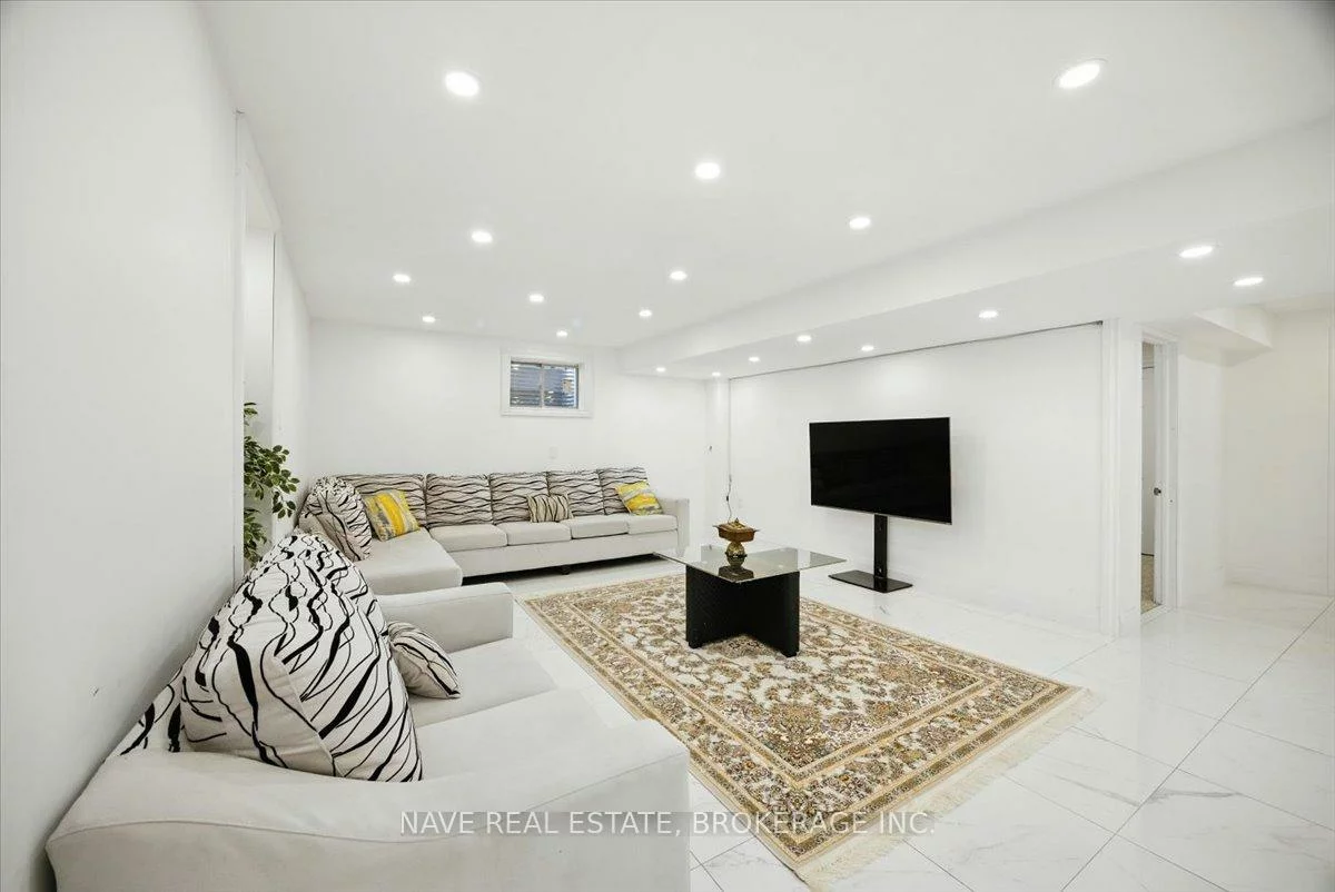 8, Noe DiBiase, Kleinburg, Vaughan