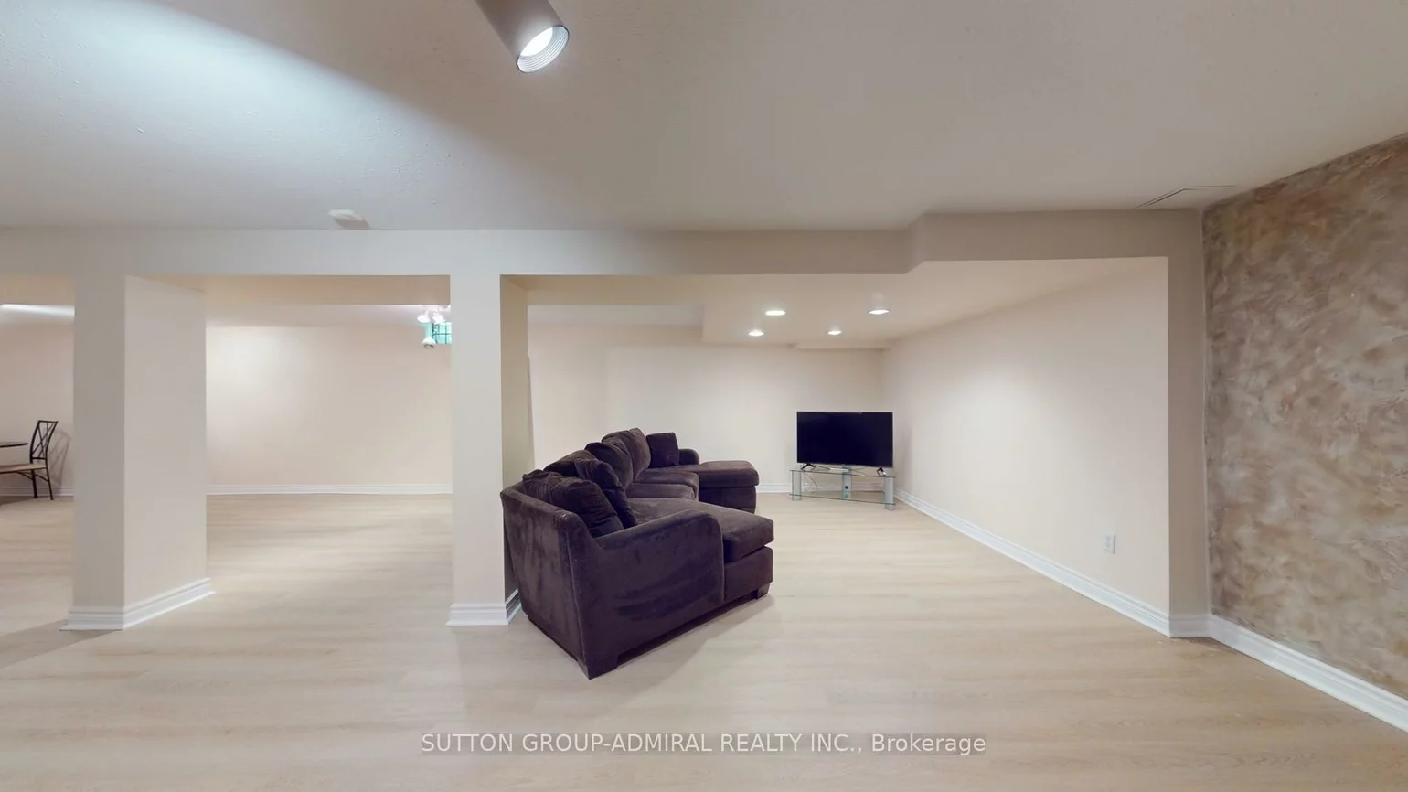 25, Flamingo, Uplands, Vaughan
