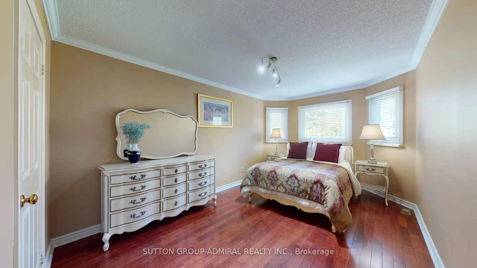 25, Flamingo, Uplands, Vaughan
