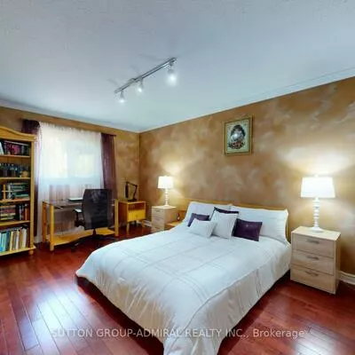 25, Flamingo, Uplands, Vaughan