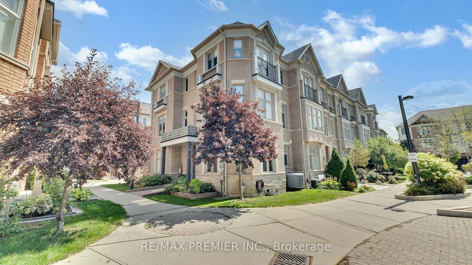 10, Henry Peters, East Woodbridge, Vaughan