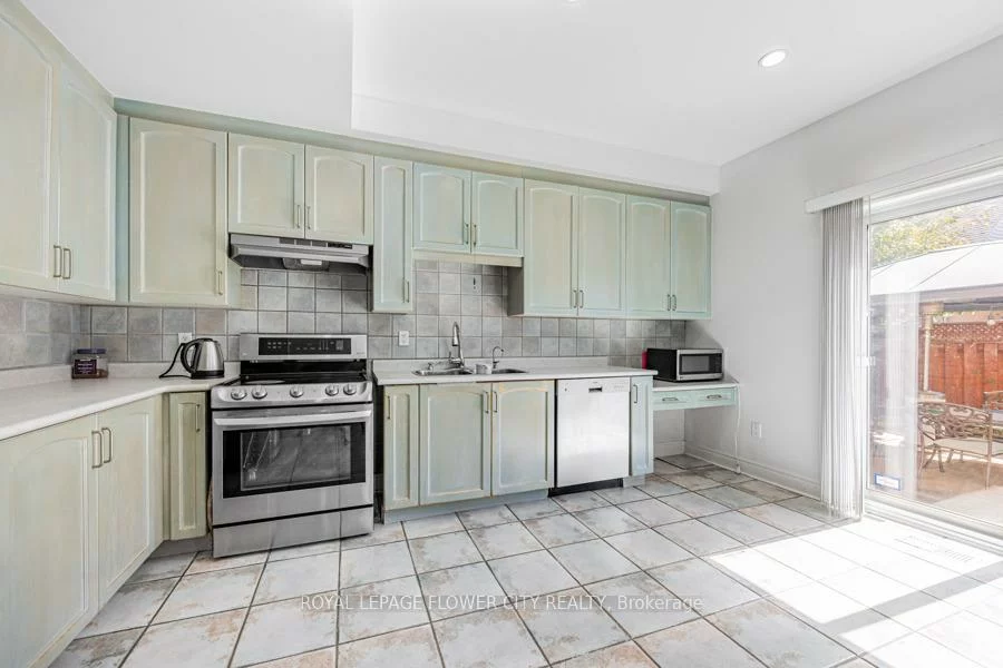 73, Hollywood Hill, Vellore Village, Vaughan