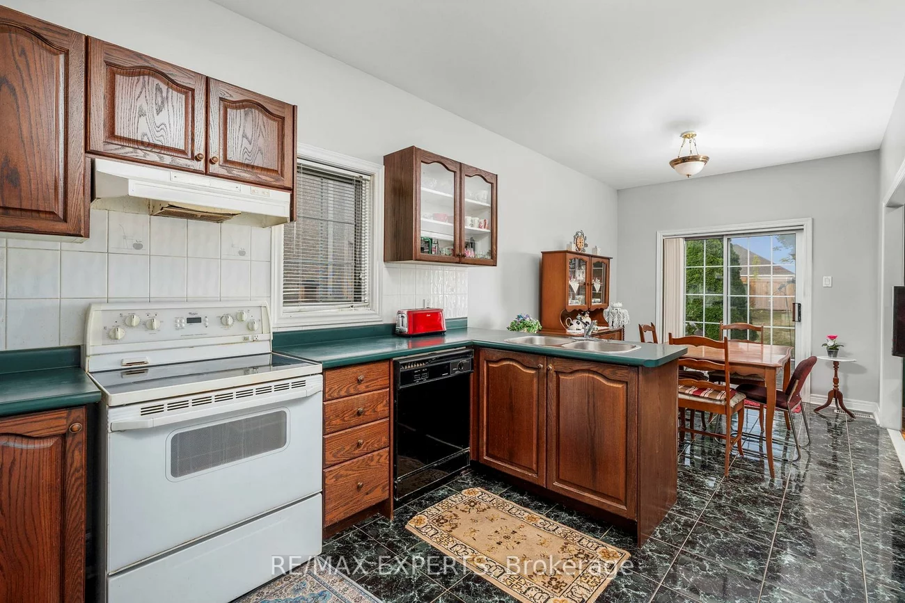 35, Falkirk, Maple, Vaughan