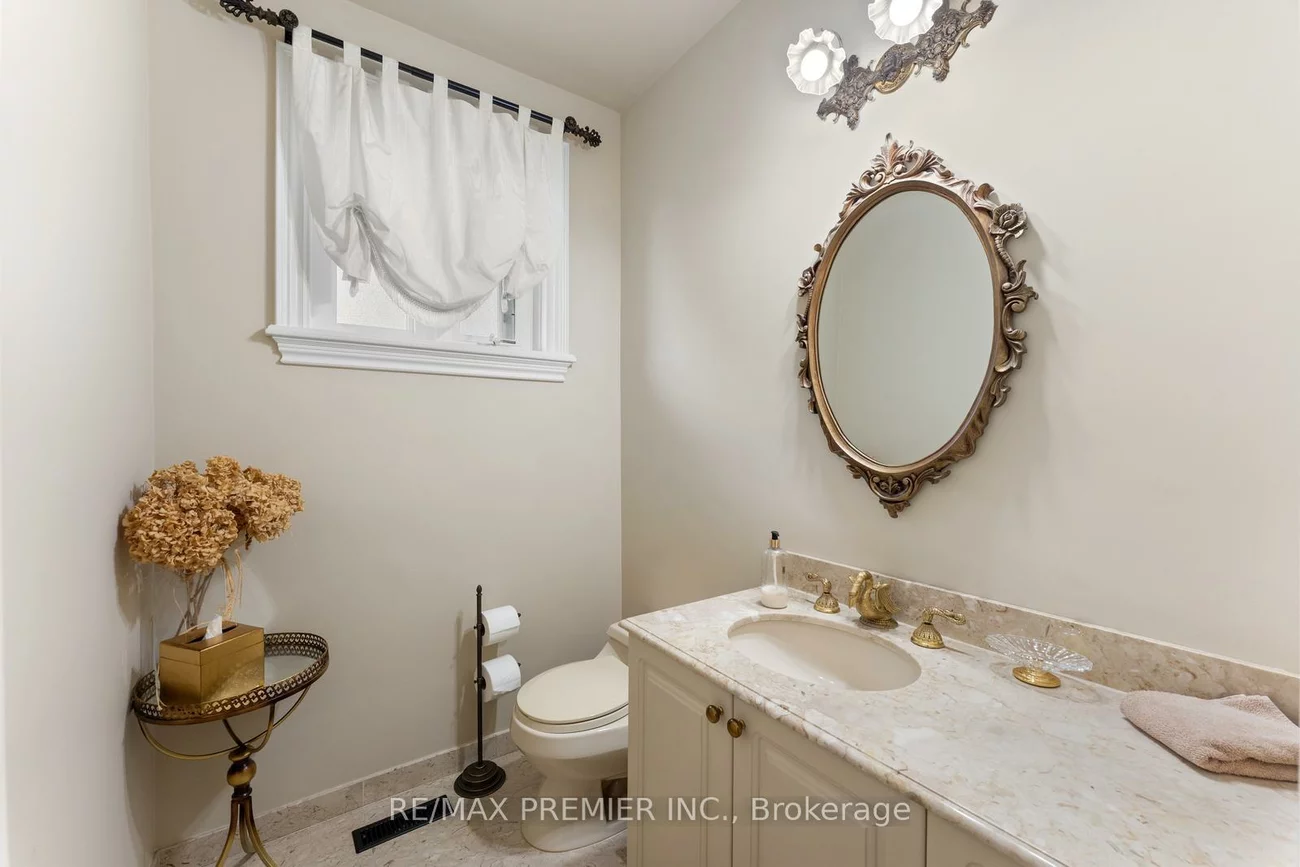 261, Sylvadene, East Woodbridge, Vaughan