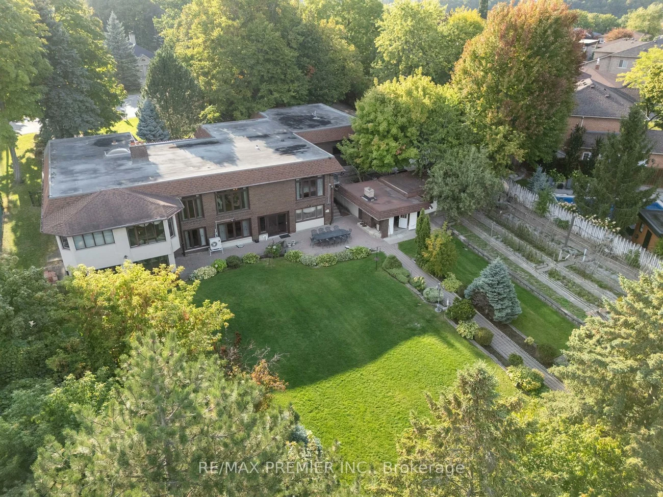 261, Sylvadene, East Woodbridge, Vaughan