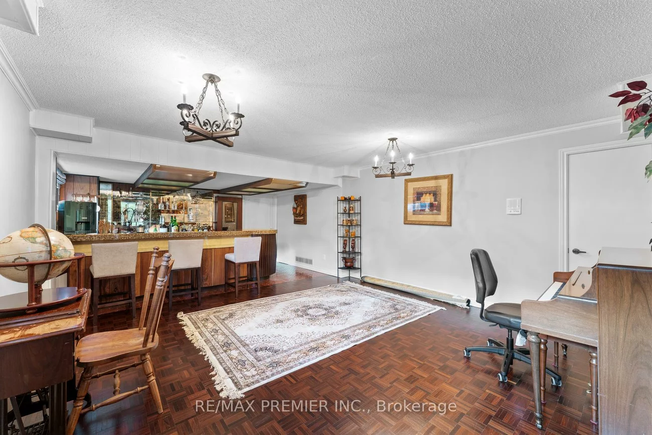 261, Sylvadene, East Woodbridge, Vaughan