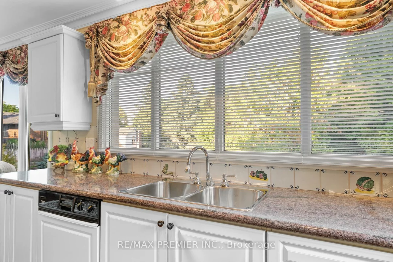 261, Sylvadene, East Woodbridge, Vaughan