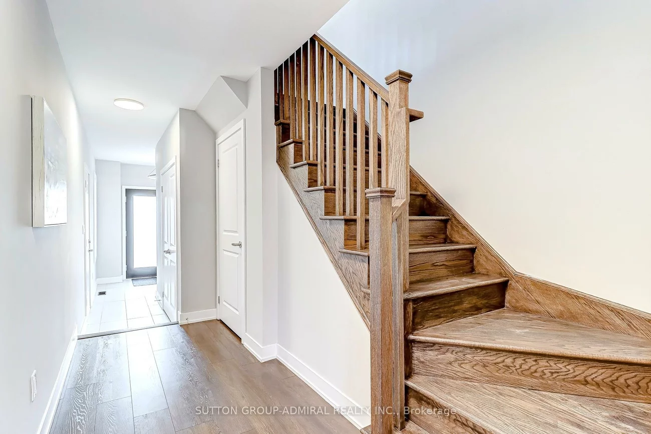 18, Pageant, Vellore Village, Vaughan