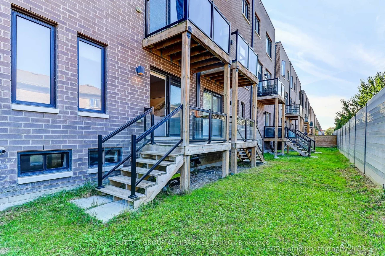 18, Pageant, Vellore Village, Vaughan