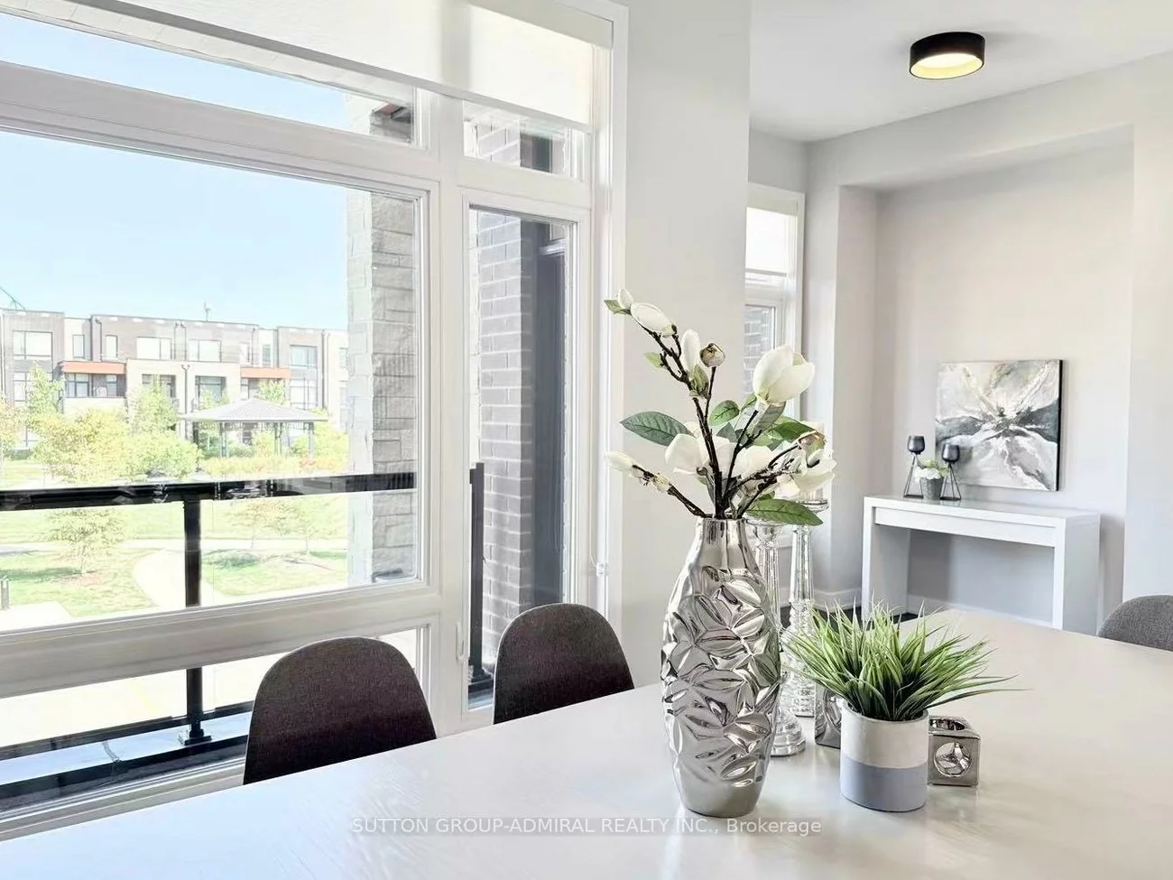 18, Pageant, Vellore Village, Vaughan