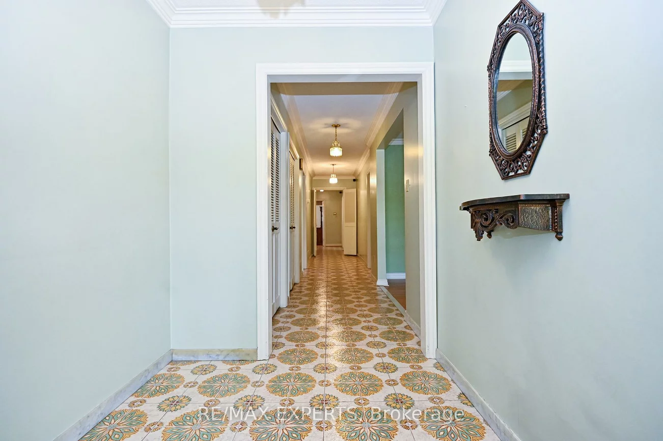 2355, Major Mackenzie, Maple, Vaughan