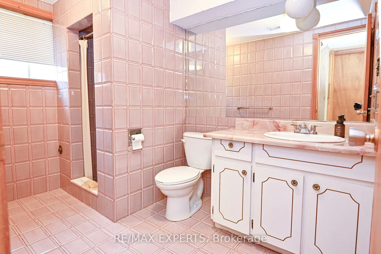 2355, Major Mackenzie, Maple, Vaughan