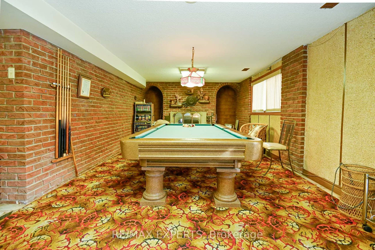 2355, Major Mackenzie, Maple, Vaughan