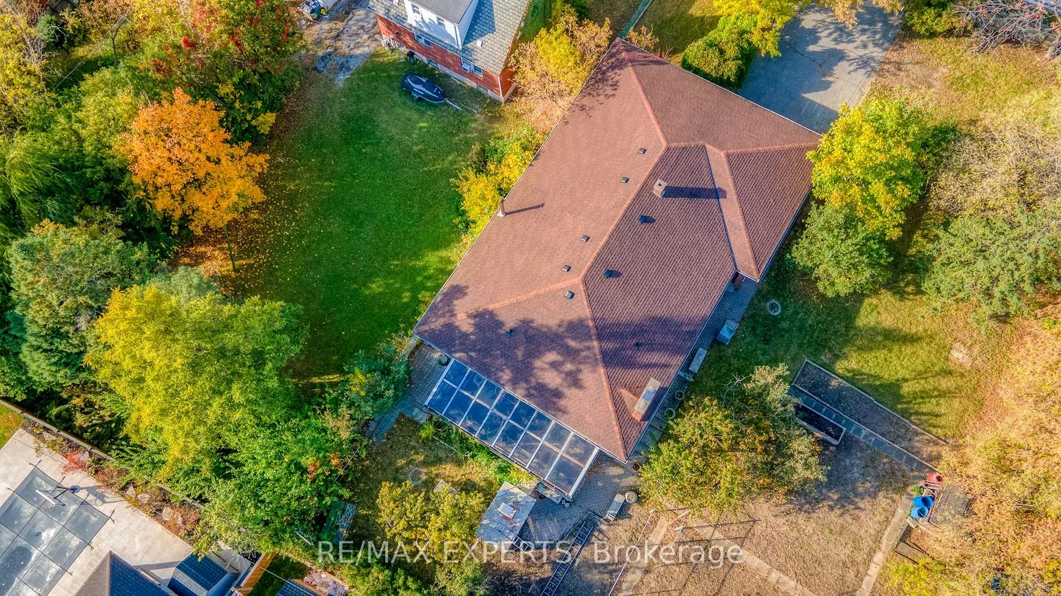 2355, Major Mackenzie, Maple, Vaughan