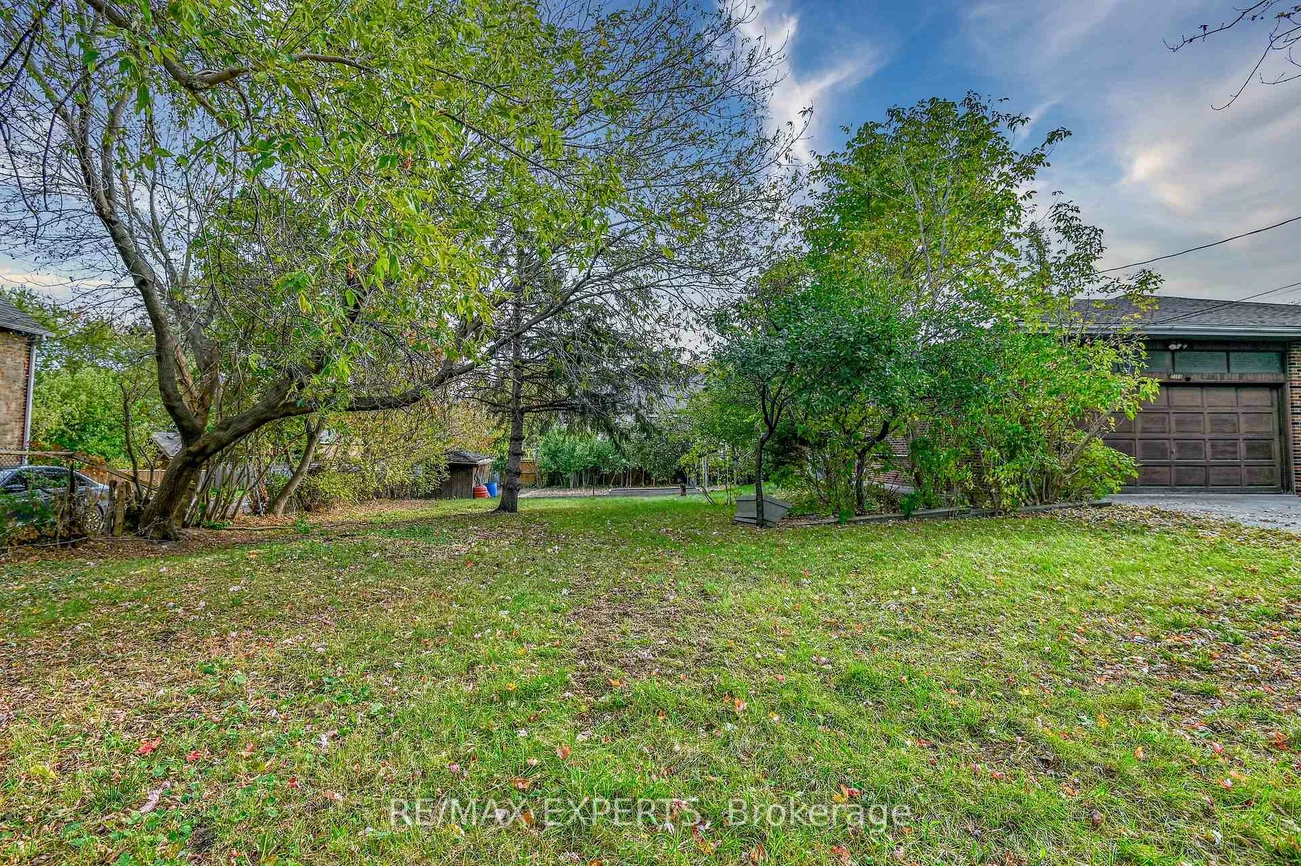 2355, Major Mackenzie, Maple, Vaughan