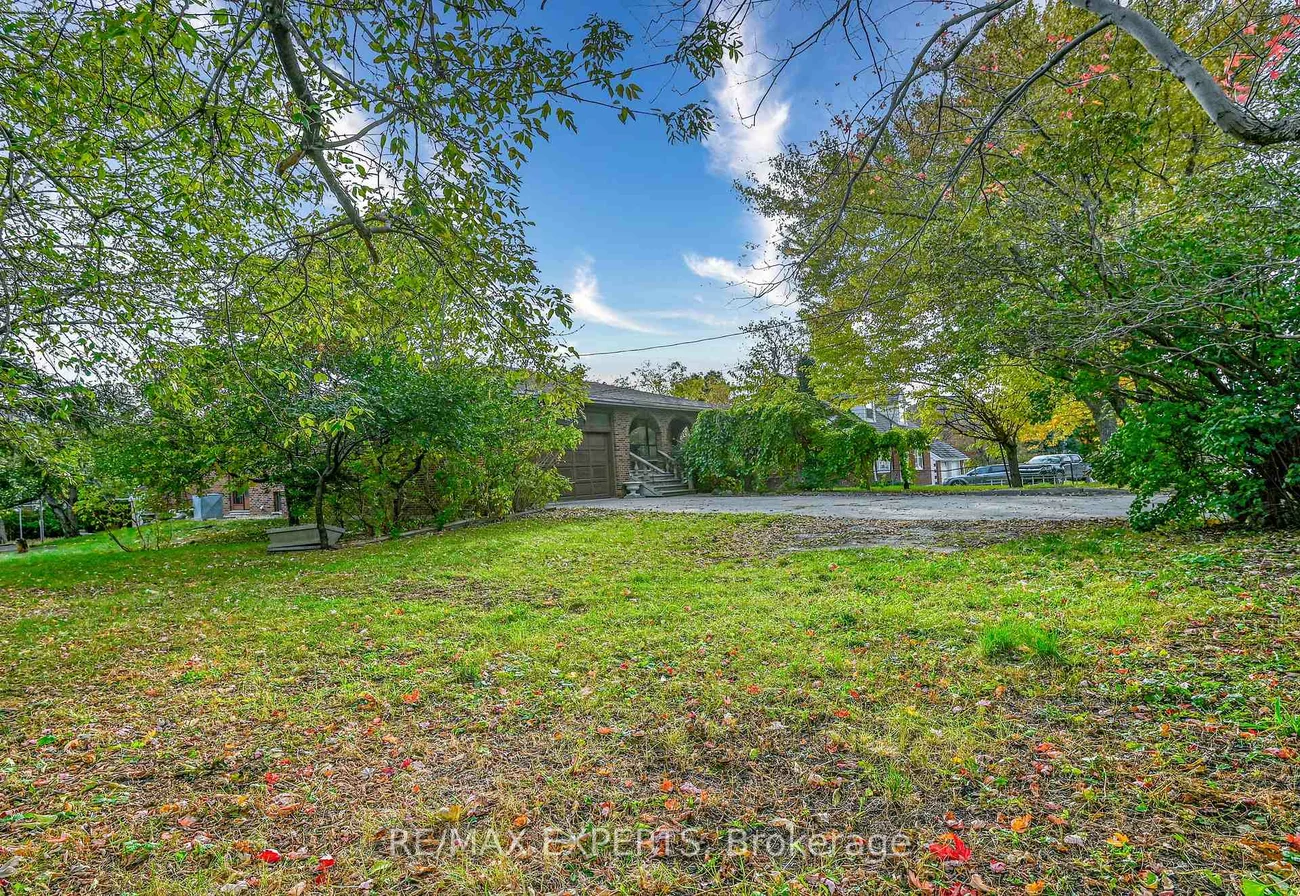 2355, Major Mackenzie, Maple, Vaughan